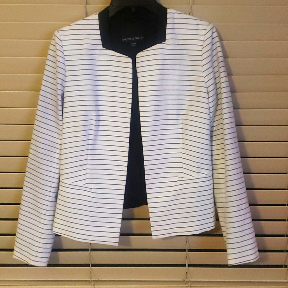 Black & white stripped blazer.